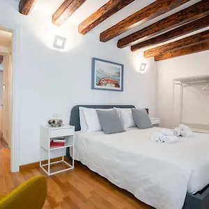 Ca' Laura - San Marco Canal View Apartment