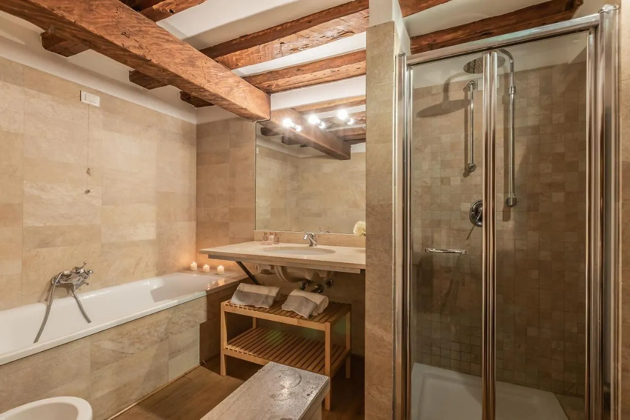 La Tana Cozy Apartment In Campo San Maurizio Venice Italy
