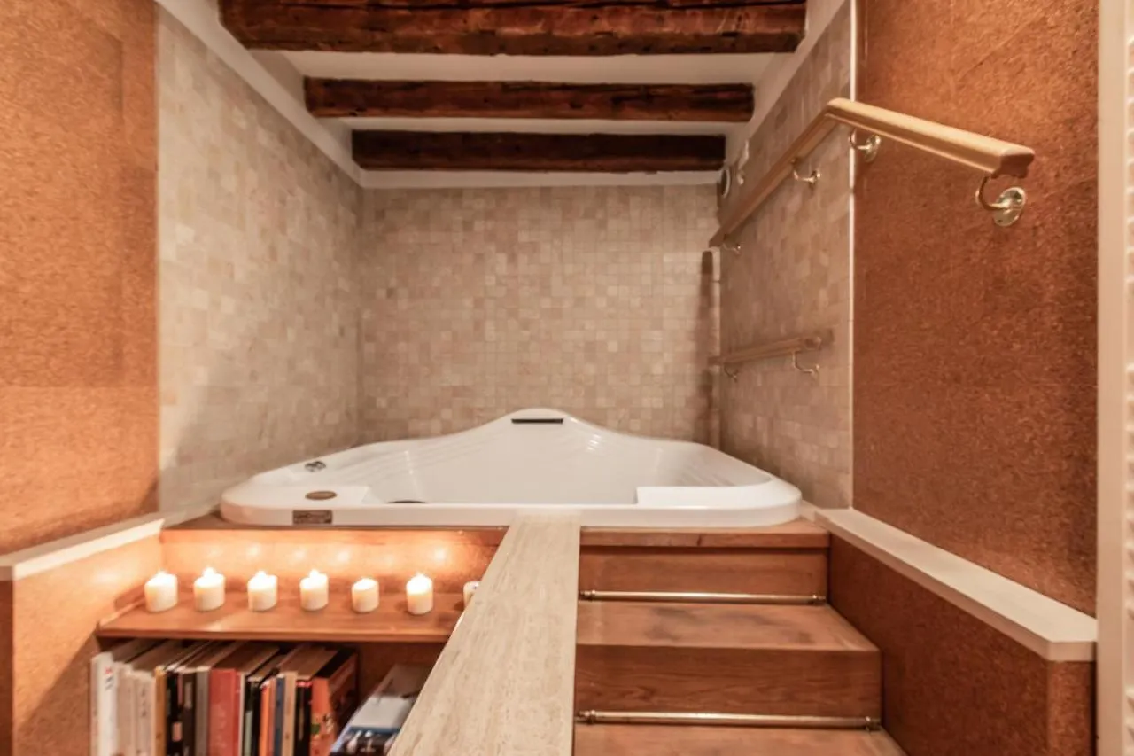 La Tana Cozy Apartment In Campo San Maurizio Venice