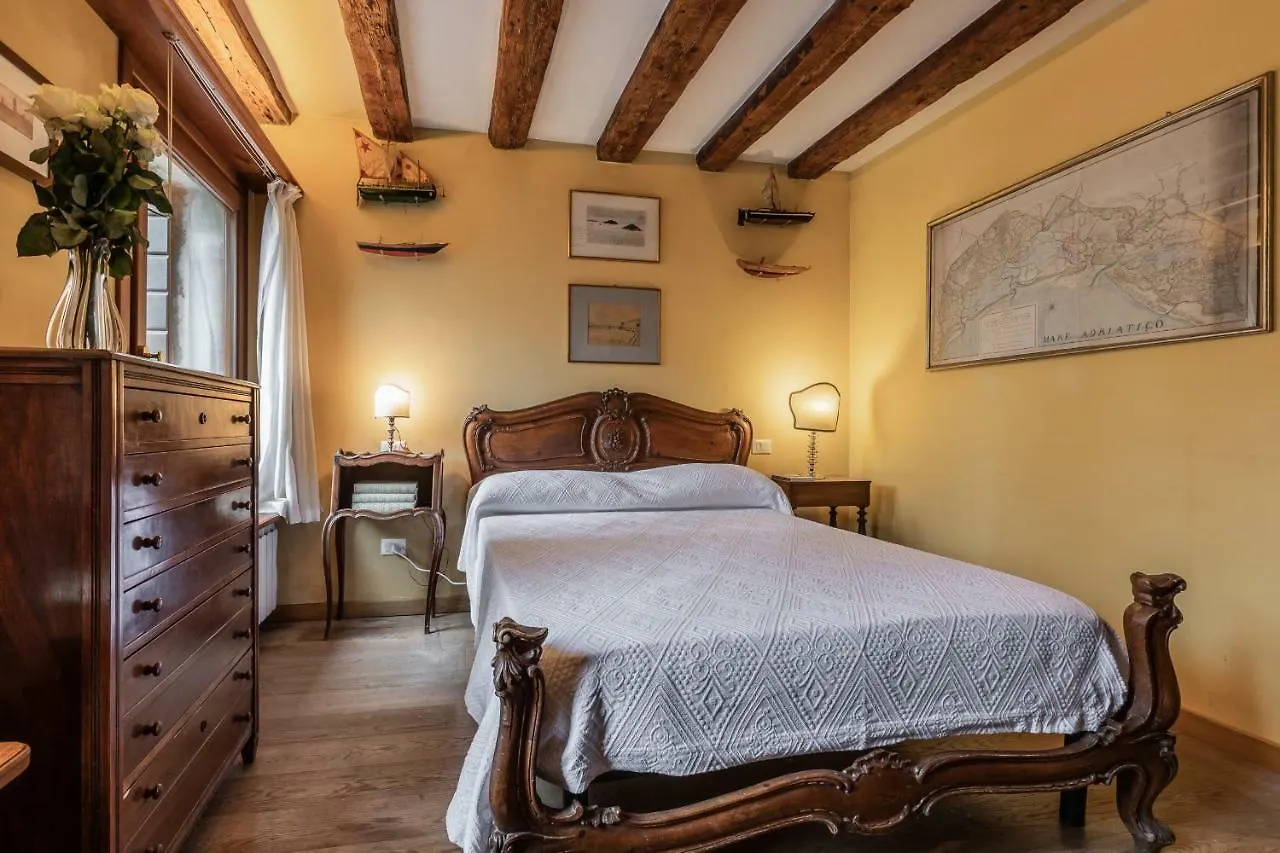 La Tana Cozy Apartment In Campo San Maurizio Venice 0*,  Italy